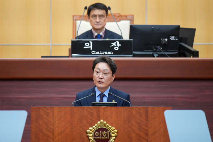 김대중 전북도의원이 11일 제425회 임시회 2차 본회의에서 도정질문을 하고 있다. 전북도의회 제공