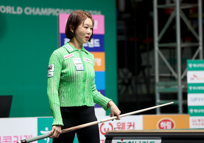 천적 정수빈을 상대로 3패 끝에 첫 승을 거둔 당구 여제 김가영. PBA 