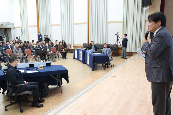 지난 11일 광양시청 시민홀에서 열린 '전남 동부권 산업 대전환 혁신 포럼'. 광양시 제공