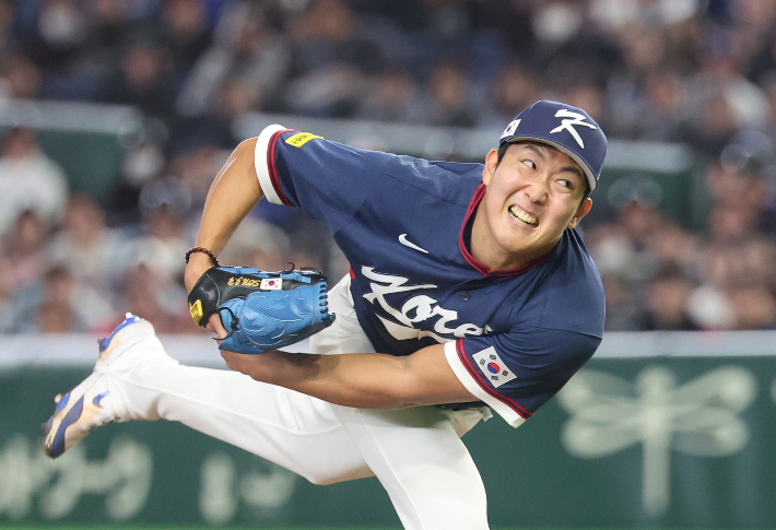 힘껏 역투하는 손주영. 연합뉴스