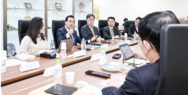 박홍근 기획예산처 장관 후보자가 3월 12일 오후 학계·연구기관·시민사회의 재정 전문가들과의 간담회에서 발언하고 있다. 기획예산처 제공