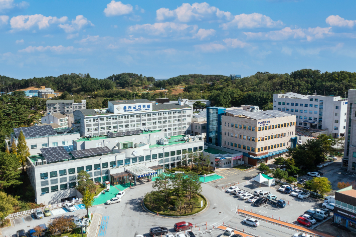 울진군의료원 전경. 울진군 제공