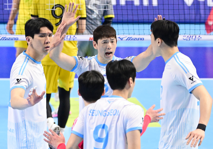 대한항공 승리. 한국배구연맹