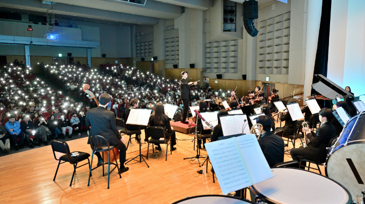 제1회 한울다누림컬쳐데이 '봄을 여는 시네마 오케스트라' 연주. 한울본부 제공
