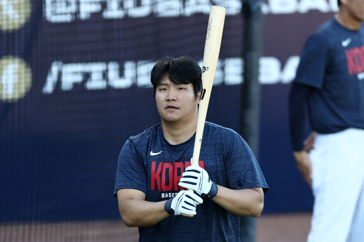 타격 훈련하는 문보경. 연합뉴스