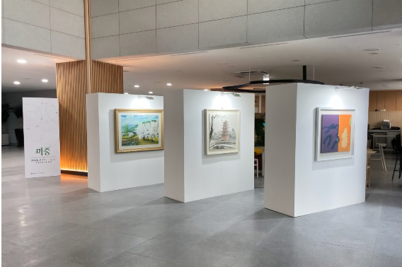 익산시가 신청사 개청을 기념해 '시청 안 미술관-마중'을 준비했다. 익산시 제공 