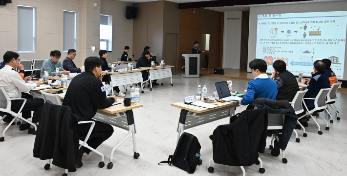 울산소방본부는 13일 특수대응단 대강당에서 원전 시설 방사능 및 화학 사고 대응 역량 강화를 위한 연구개발 자문회의를 개최했다. 울산시 제공
