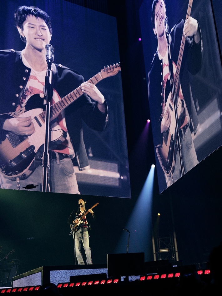 우즈는 장르 한계 없이 다양한 곡을 소화했다. 이담엔터테인먼트 제공