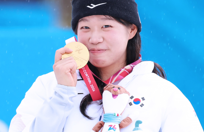 김윤지, '금빛 피날레'…한국 선수 최초로 메달 5개. 연합뉴스