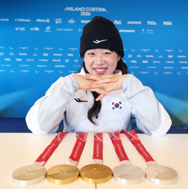 김윤지, 한국 선수 최초로 메달 5개. 연합뉴스