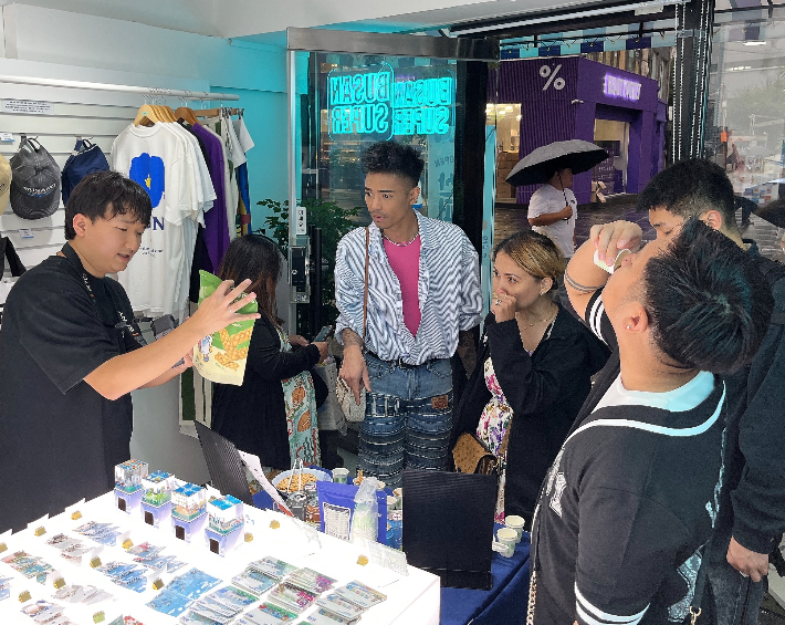 부산시가 글로벌 유니컴 기업 에어알로와 관광정책 고도화를 위한 업무협력 의향서를 맺는다. 부산관광공사 제공