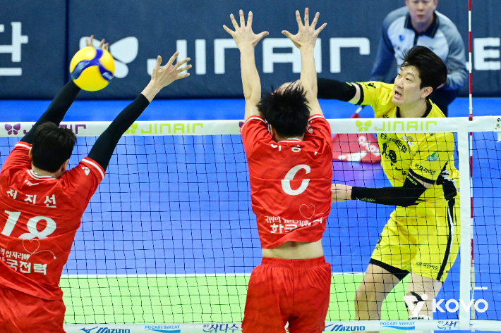 한국전력과 KB손해보험의 경기. 한국배구연맹