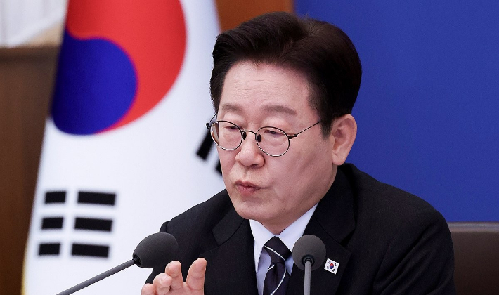 이재명 대통령이 10일 청와대에서 열린 국무회의에서 발언하고 있다. 연합뉴스