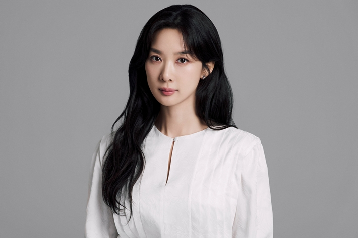 ENA 월화 드라마 '아너: 그녀들의 법정' 황현진 역 배우 이청아. 매니지먼트 숲 제공