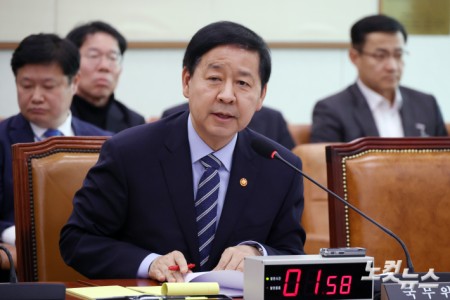 답변하는 구윤철 경제부총리