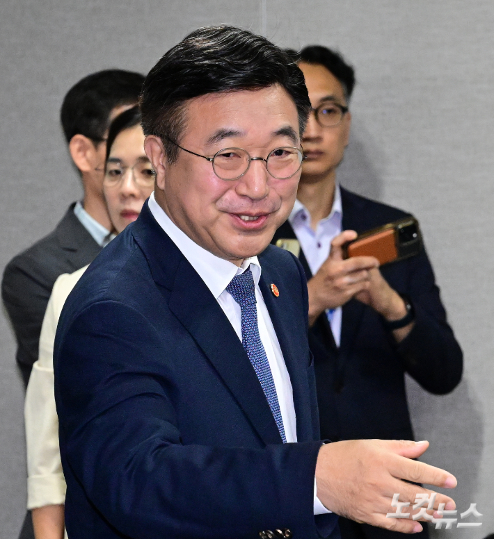 윤호중 행정안전부 장관. 윤창원 기자