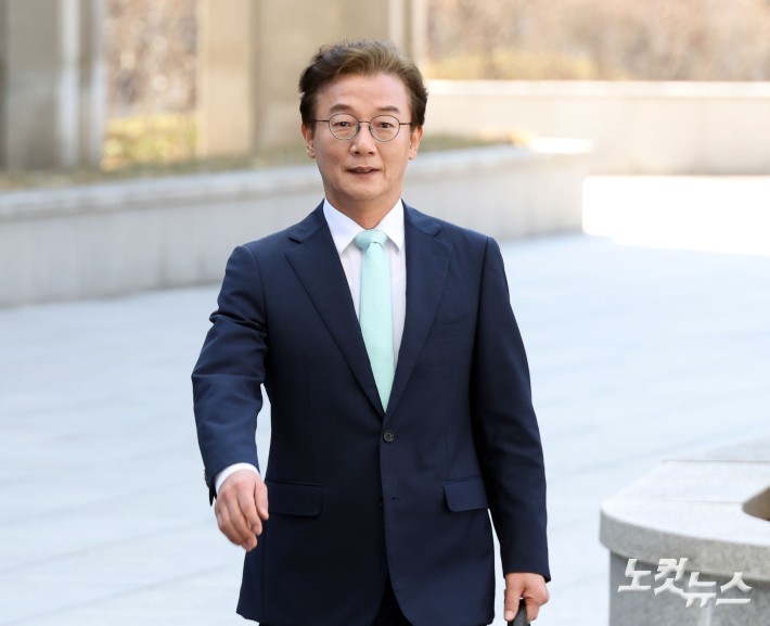 피의자 신분으로 합수본 출석하는 전재수 의원