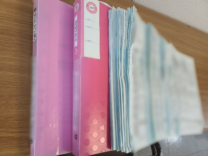 경찰이 사설구급차 업체로부터 압수한 서류. 부산경찰청 제공