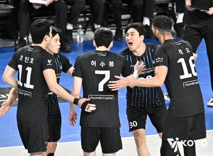 정규 리그 2위 디펜딩 챔피언 현대캐피탈. 한국배구연맹  