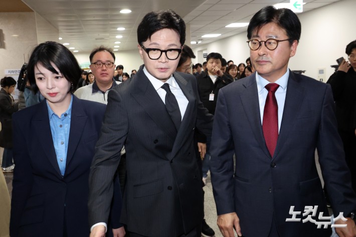 함께 이동하는 한동훈-배현진-김종혁