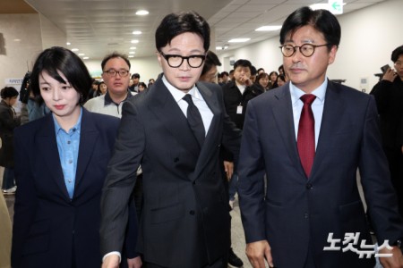 함께 이동하는 한동훈-배현진-김종혁