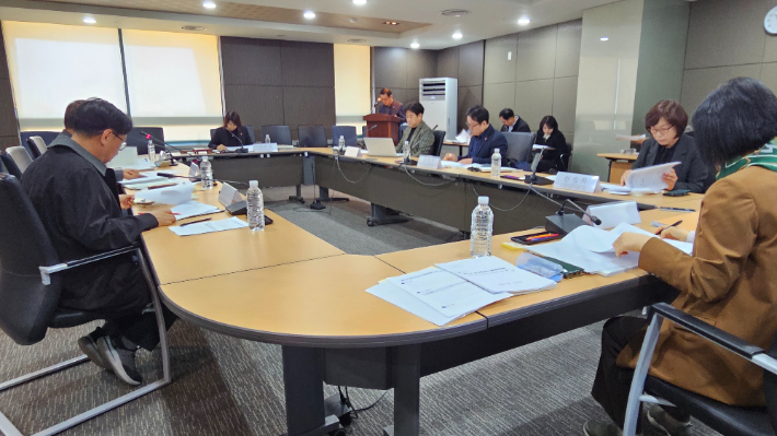 5개월 만에 열린 4·3추가진상조사 분과위원회의. 고상현 기자