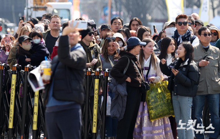 방탄소년단 기다리는 아미들