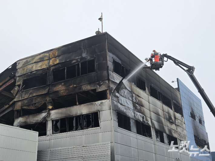화재로 73명의 사상자가 발생한 대전 대덕구 자동차부품 제조공장 모습. 박우경 기자