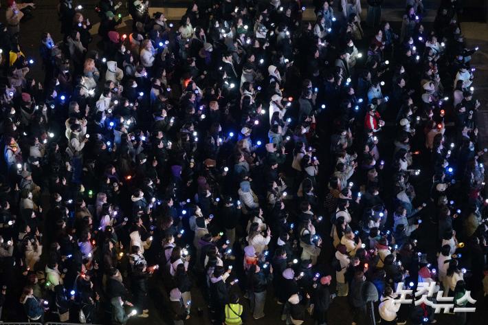 아미가 함께하는 BTS 컴백 공연