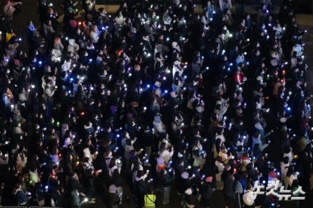 아미가 함께하는 BTS 컴백 공연