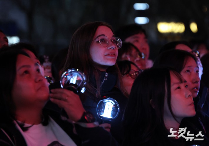 전 세계에서 모인 아미들