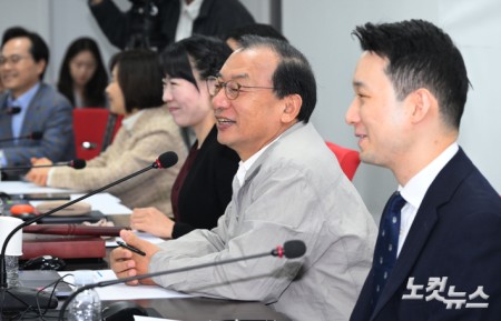 서울시장 후보자 면접장에 앉은 이정현 공관위원장