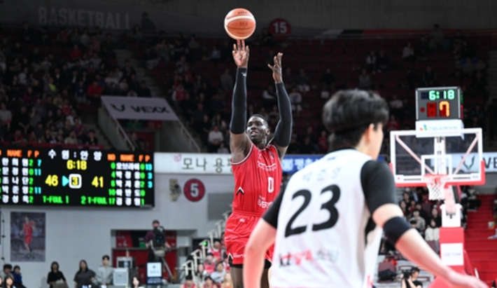 슛하는 조니 오브라이언트. KBL 제공 