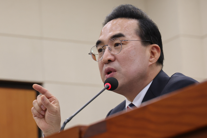 박홍근 기획예산처 장관 후보자가 23일 국회 재정경제기획위원회에서 열린 인사청문회에서 의원 질의에 답변하고 있다. 연합뉴스