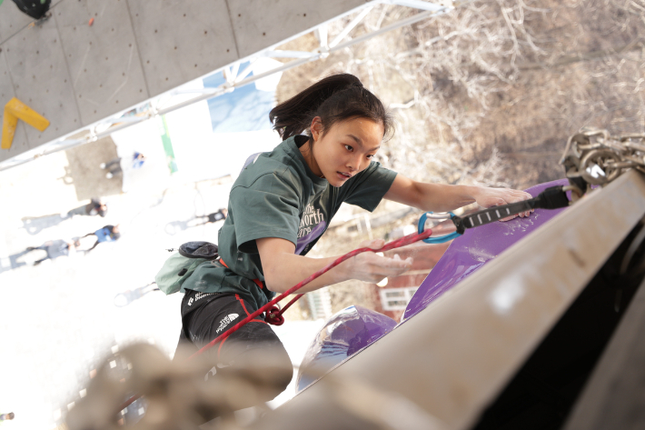 리드 완등하는 서채현. 대한산악연맹 제공