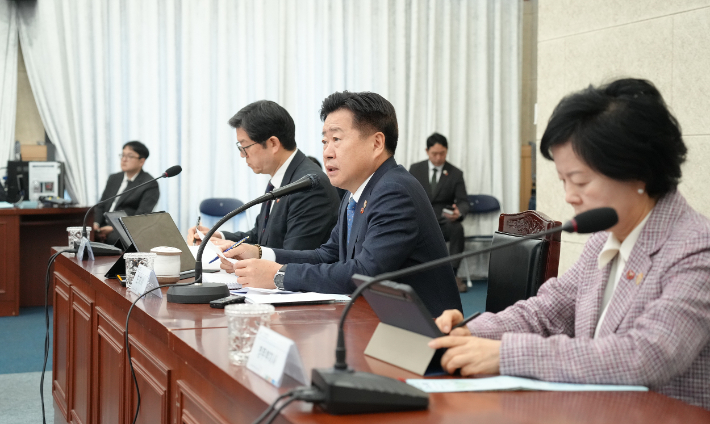오영훈 지사가 회의에서 발언하고 있다. 제주도 제공