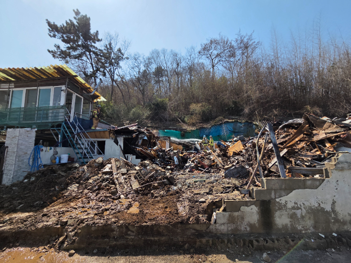화재로 전소된 주택. 전북소방본부 제공