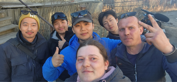 '헤요카'의 현지 촬영은 약 2개월간 진행됐으며, 후반 작업에는 약 1년이 소요됐다. 장동주 감독은 "추가 비용 문제로 공개 시기가 다소 늦어졌지만 많은 분들이 작품을 봐주시면 좋겠다"고 밝혔다. 좌측부터 지관호, 김준학, 장동주, 이윤성. 장동주 감독 제공