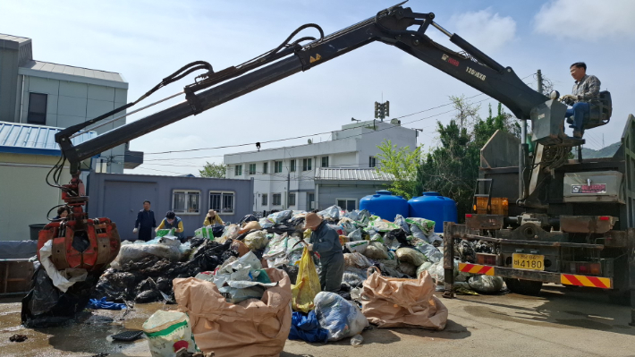 광주광역시는 농촌지역 영농폐기물로 인한 환경오염을 예방하고, 체계적인 처리 기반을 구축하기 위해 '영농폐기물 수거·처리 지원사업'을 시행한다. 광주시 제공