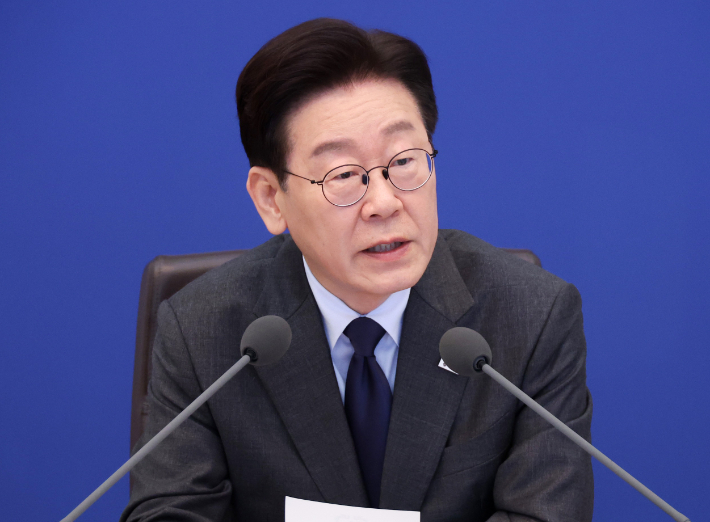 李 "0.1%도 물샐틈 없게"…부동산 투기 근절 재천명