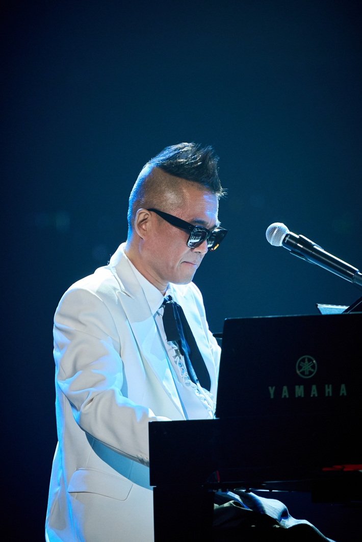 가수 김건모. 아이스타미디어컴퍼니 제공