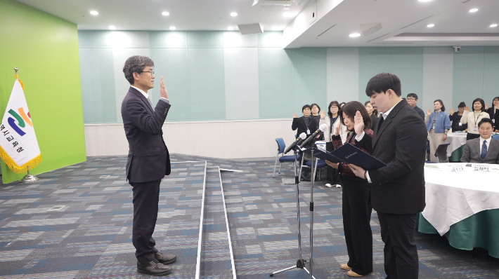 울산광역시교육청은 24일 시교육청 외솔회의실에서 시민참여 교육복지이음단 위촉식과 발대식을 가졌다. 울산시교육청 제공