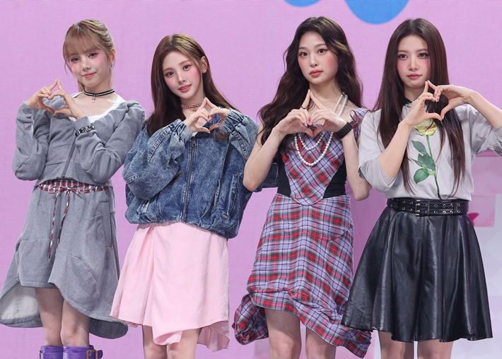 24일 오후 2시, 서울 용산구 블루스퀘어 우리WON뱅킹홀에서 미니 1집 '애프터 크라이' 쇼케이스를 연 신인 그룹 베이비돈크라이. 연합뉴스