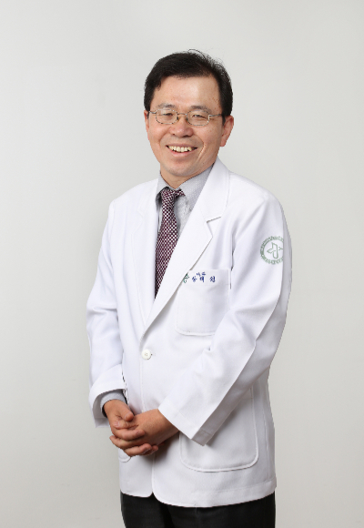 '제16회 결핵예방의 날' 기념식에서 대통령 표창을 수상한 장태원 교수. 고신대복음병원 제공