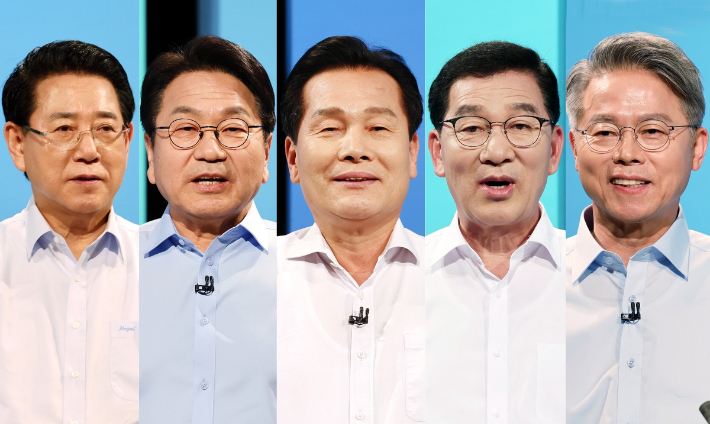 왼쪽부터 기호순으로 김영록, 강기정, 주철현, 신정훈, 민형배 민주당 전남광주통합특별시장 경선 후보. 연합뉴스