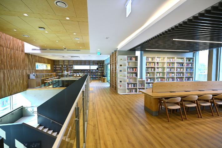 속초어린이영어도서관 내부. 속초시 제공