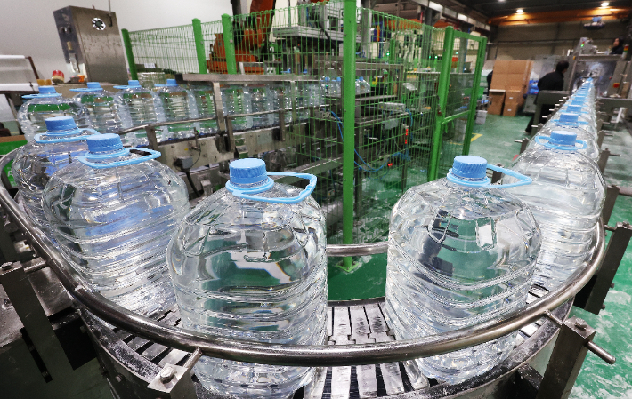 분주하게 생산되는 요소수. 연합뉴스