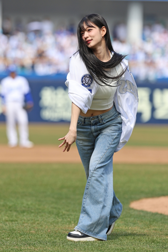 걸그룹 프로미스나인 이채영. 삼성 라이온즈  