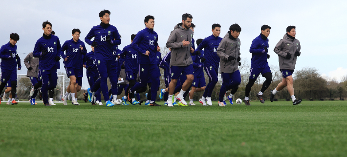 훈련 중인 홍명보호. 연합뉴스