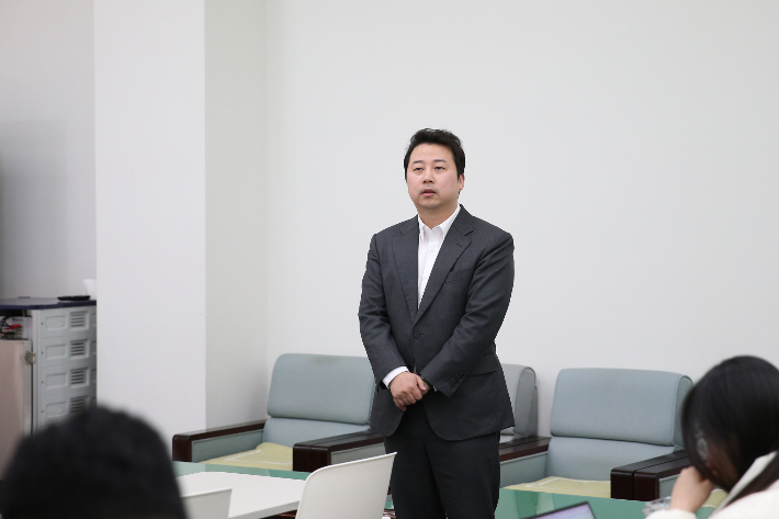 '여론조사 왜곡' 장예찬, 파기환송심서 벌금 150만 원 선고